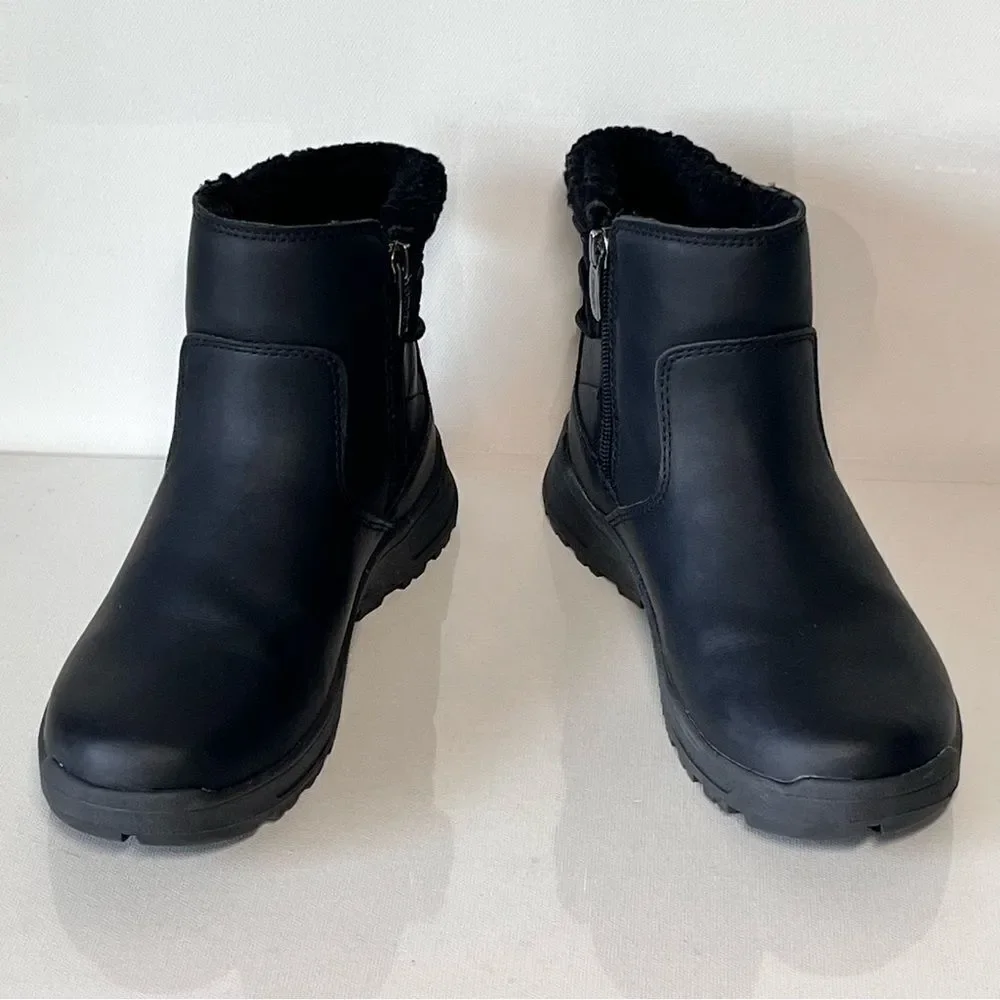 Khombu Sarah Water Repellent Ankle Boots